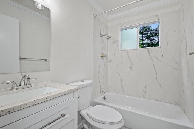 Building Photo - 441-443 Pheasant Ln - 443 Pheasant Ln. Santa Rosa, CA 95403