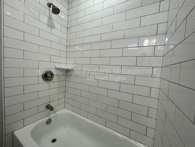Building Photo - 1325 W Parade St