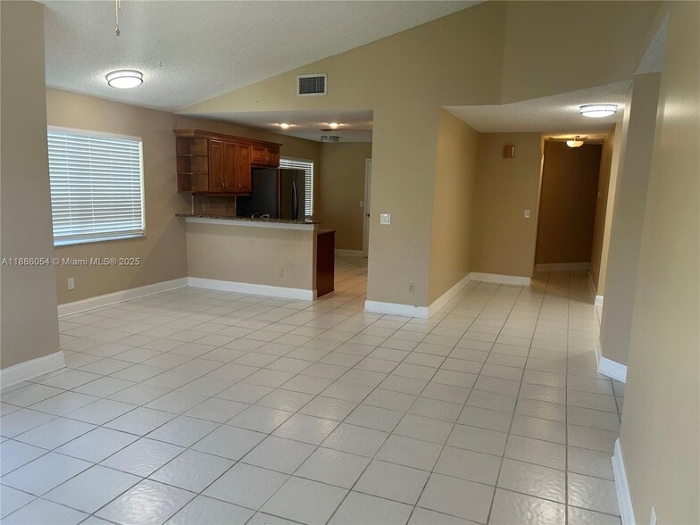 Building Photo - 2939 Myrtle Oak Cir