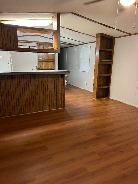 Building Photo - 1805 Gilbert Dr