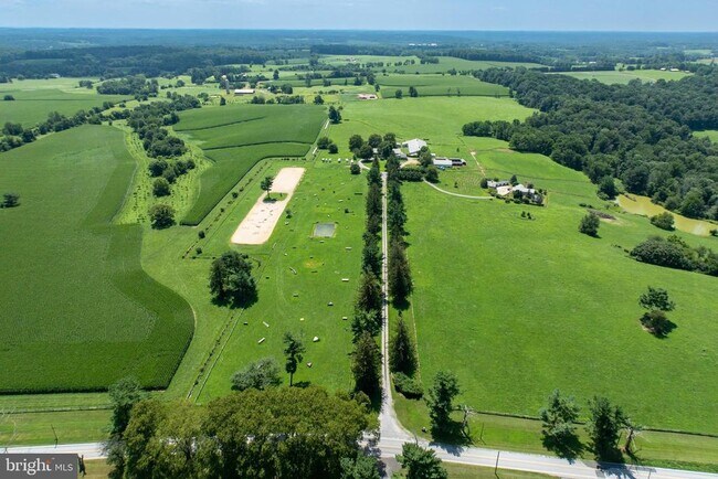 Building Photo - 1540 W Doe Run Rd