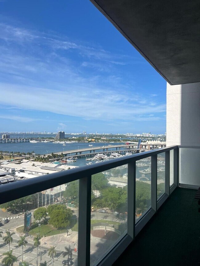 Primary Photo - 244 Biscayne Blvd