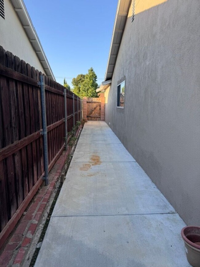 Building Photo - 23740 Welby Way