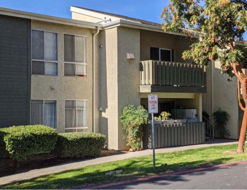 Building Photo - 830 W Lincoln Ave