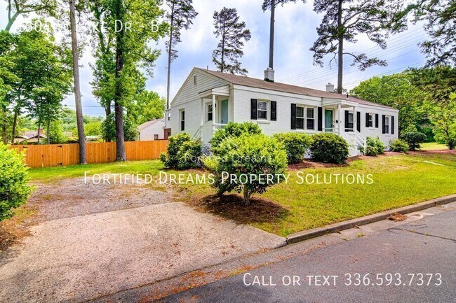 Building Photo - 1604 W Lake Dr