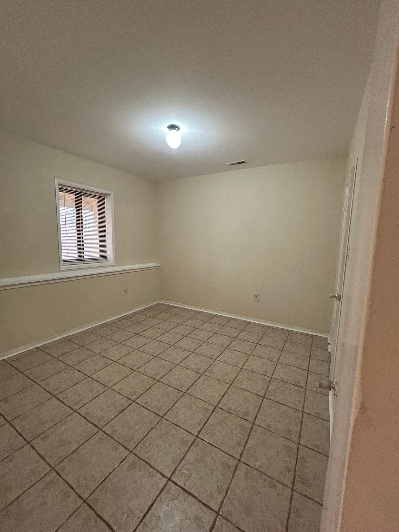 Building Photo - 6278 Occoquan Forest Dr