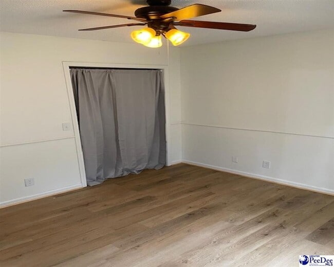 Building Photo - 1724 W Pine Lake Dr