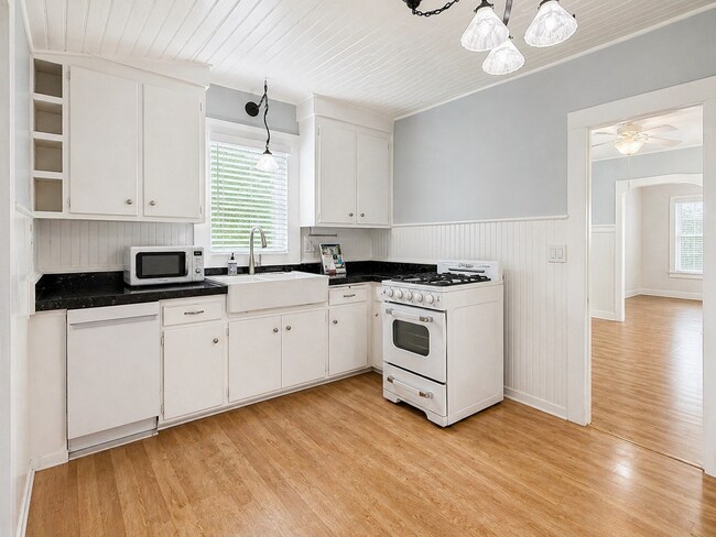 Building Photo - 70 Greenstone Terrace
