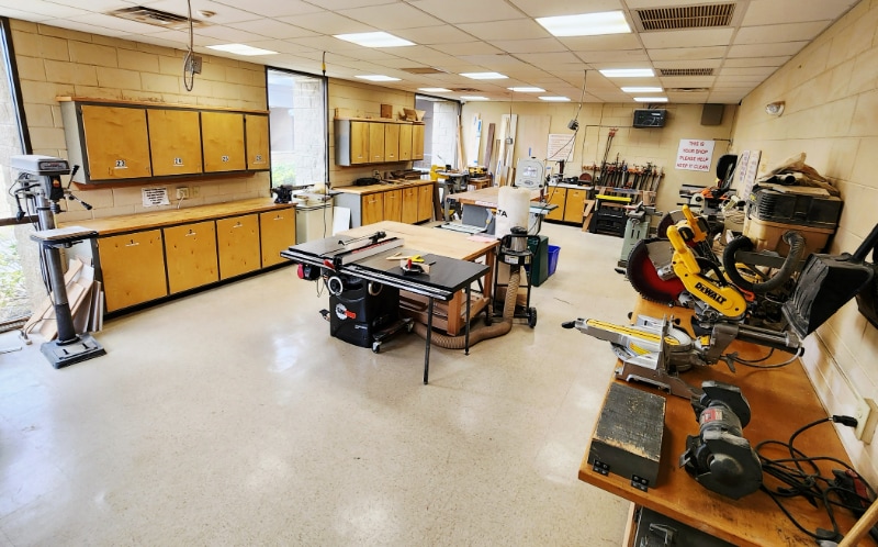 Building Photo - 7406 Lake Breeze Dr