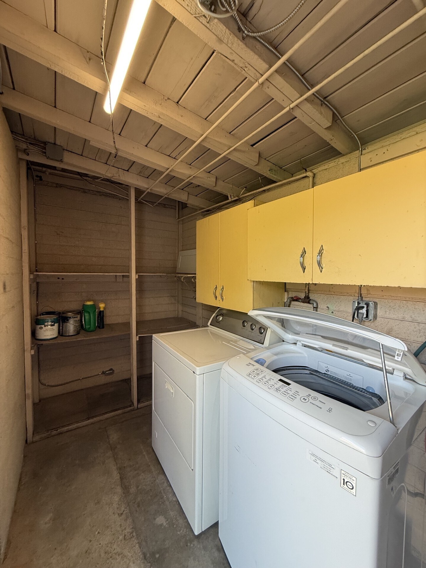 Building Photo - 1610 E Palo Verde Dr