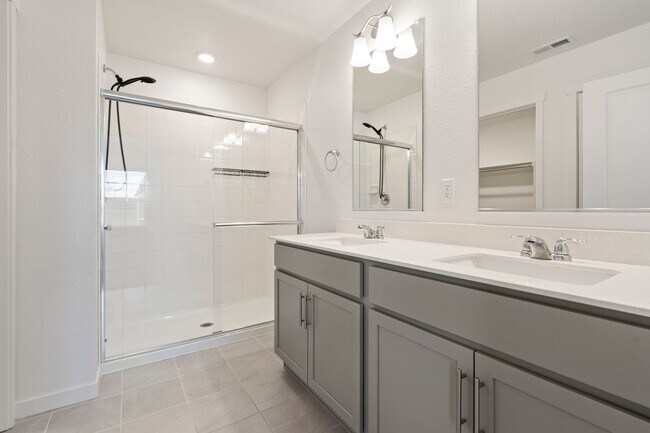 Building Photo - Ideally Located Modern 4-Bedroom Home