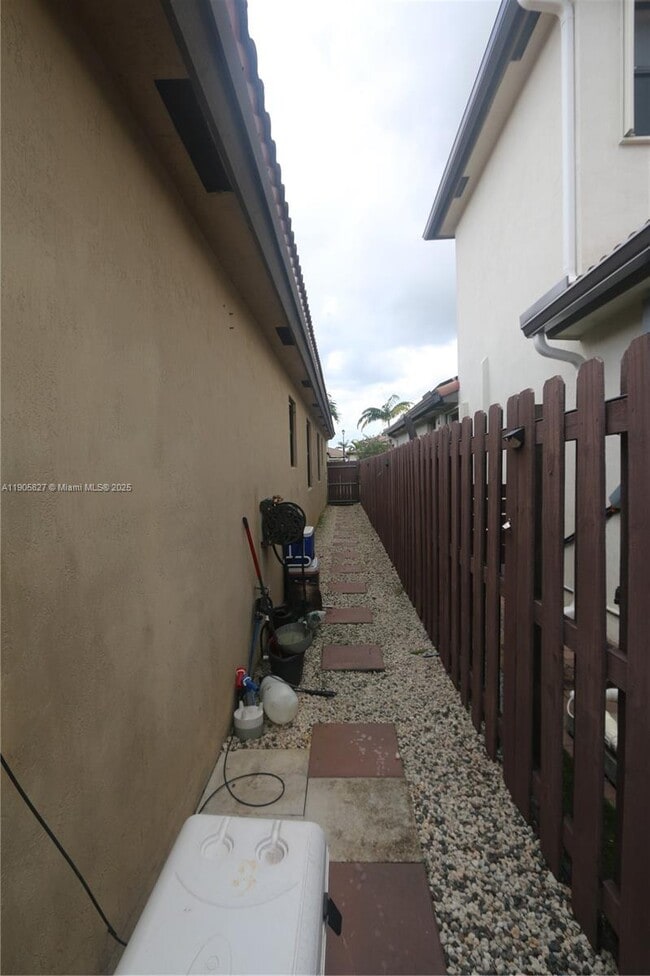 Building Photo - 24123 SW 118 Ave