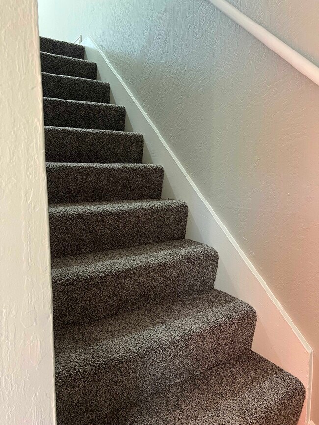 Building Photo - 2125 92nd Ave