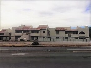 Building Photo - 1ST FULL MONTHS RENT FREE!!! AFFORDABLE UNIT IN NORTH PHOENIX!!!