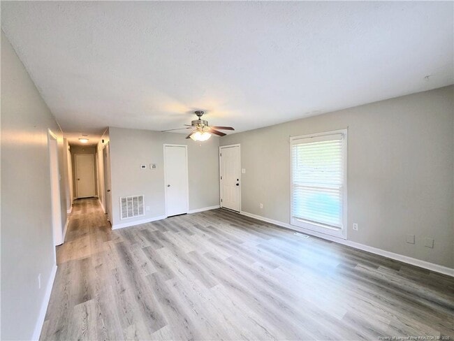 Building Photo - 425 Morley Dr