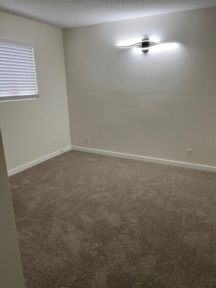 Building Photo - 36 Brooks Ave