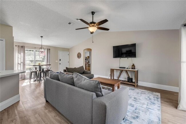 Building Photo - 2713 Needle Palm Dr