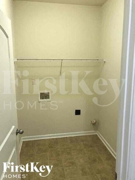 Building Photo - 1298 Easterwood Blvd