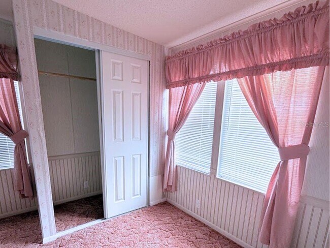 Building Photo - 220 Ellsworth Dr