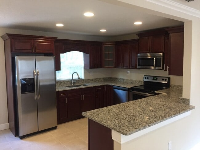 Building Photo - 3 Bedroom, 2 1/2 Bath Single Family Home With Pool