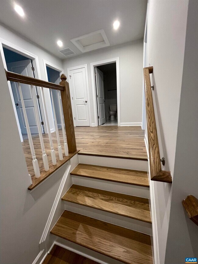 Building Photo - 5178 Golf Dr