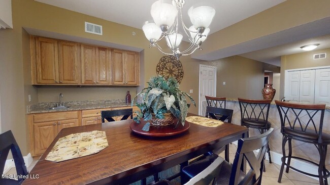 Building Photo - 2228 Beach Dr