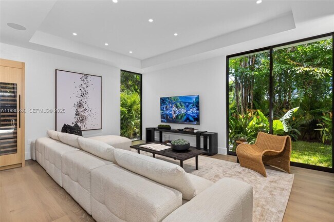 Building Photo - 4024 Bonita Ave