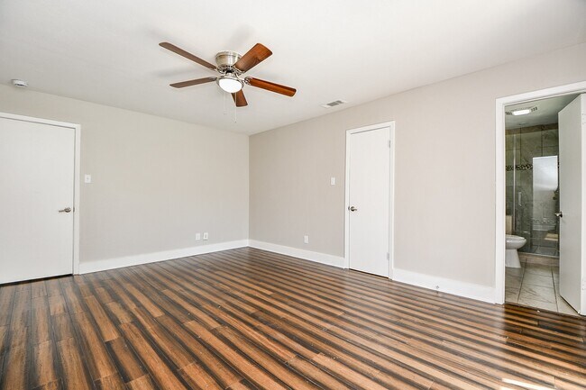 Building Photo - 5715 Ettrick Dr