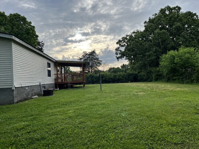 Building Photo - 336 Jefferson Pike