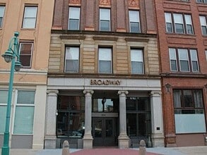 Building Photo - 234 N Broadway