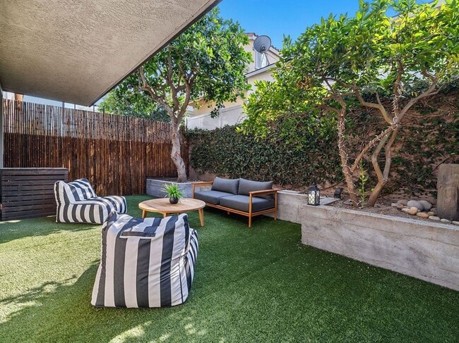 Building Photo - 1141 Stanford Ave