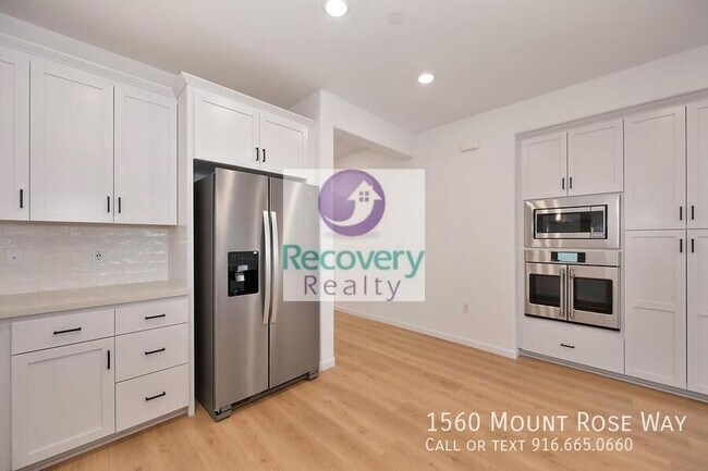 Building Photo - 1560 Mount Rose Ln