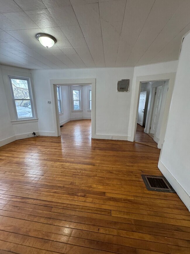 Building Photo - 29 Court St