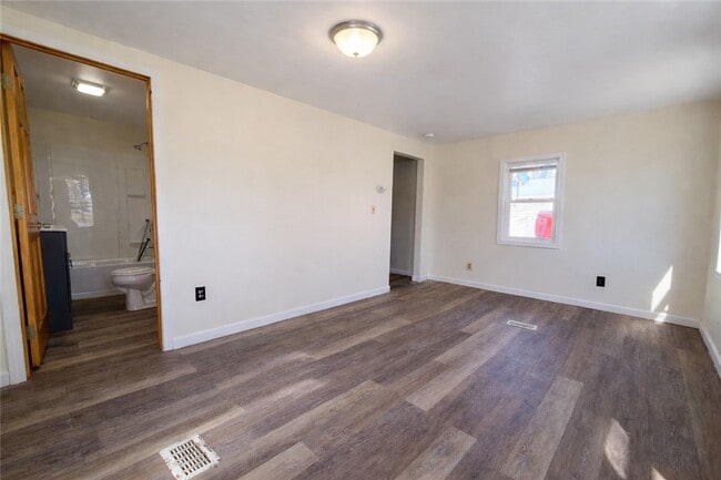 Building Photo - 350 Waterloo Geneva Rd