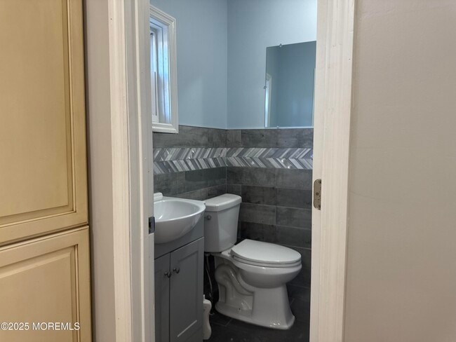 Building Photo - 340 Myrtle Ave