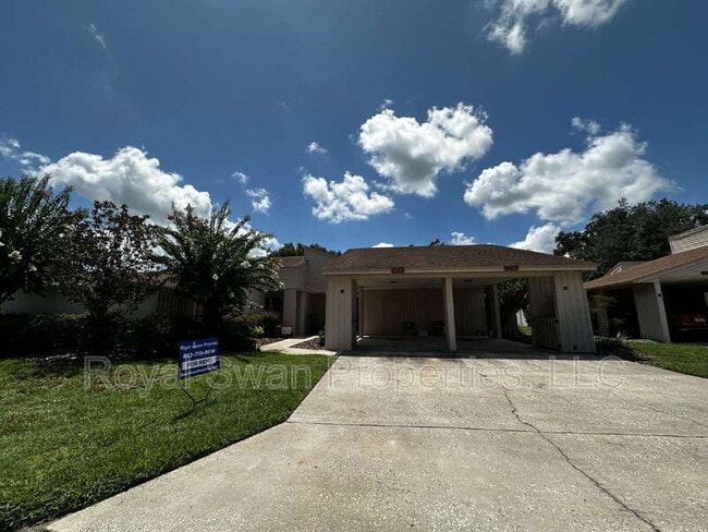 Building Photo - 4228 Oak Loop