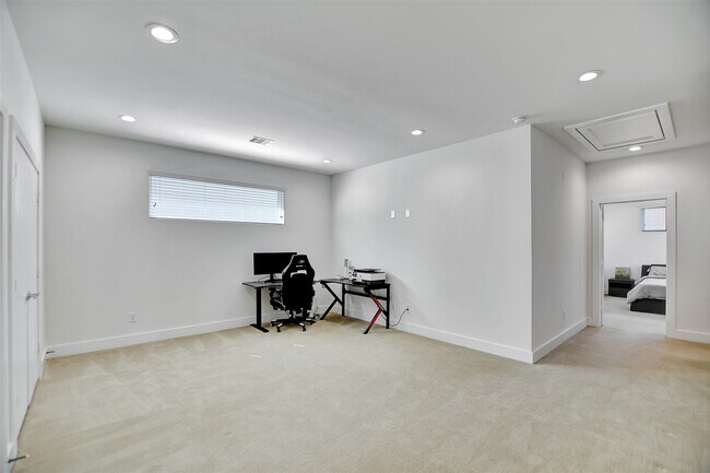 Building Photo - 5507 Robusto Pl