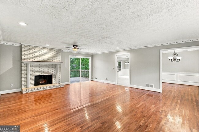 Building Photo - 4548 Shallowford Rd