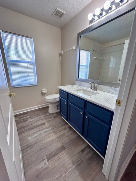 Building Photo - 15345 Markham Dr