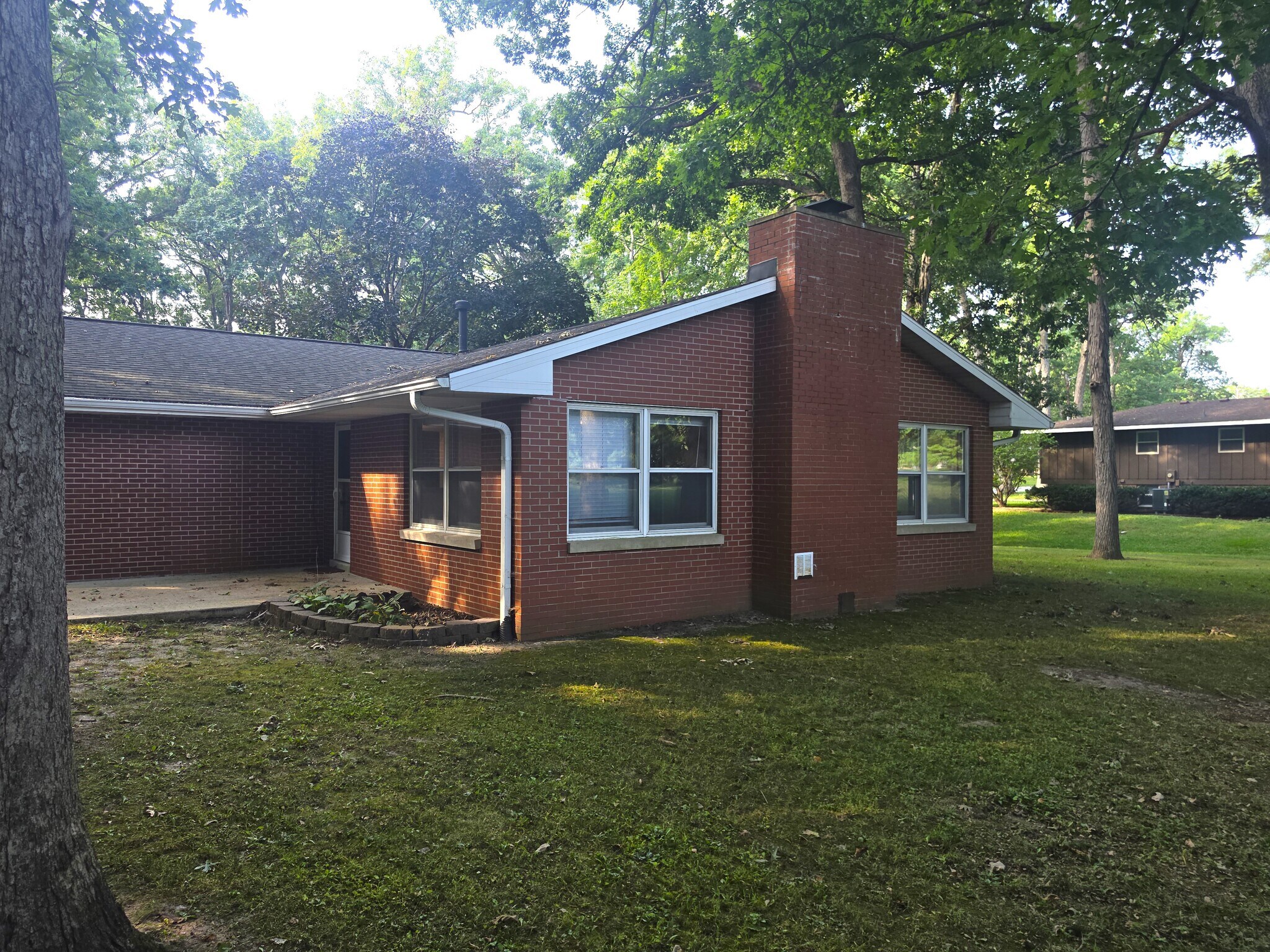 Building Photo - 506 W Dunbar St