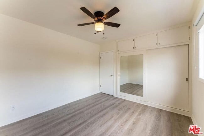 Building Photo - 10708 1/2 Moorpark Street Unit