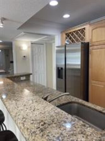 Building Photo - 1515 E Broward Blvd