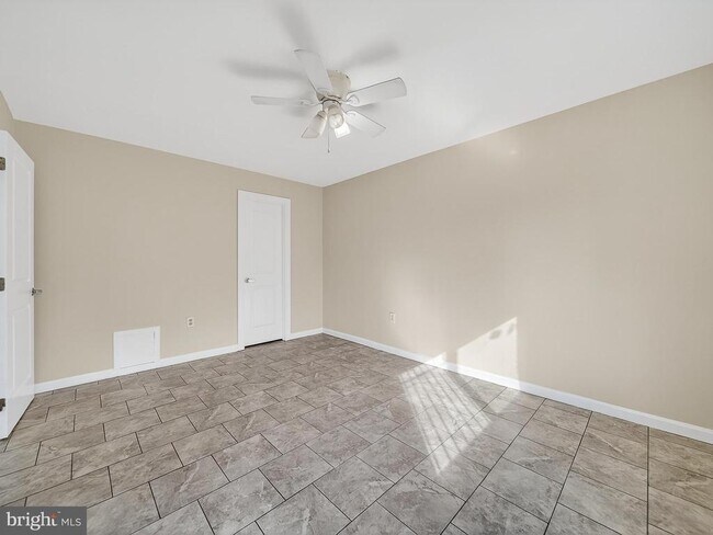 Building Photo - 3111 Naylor Rd SE