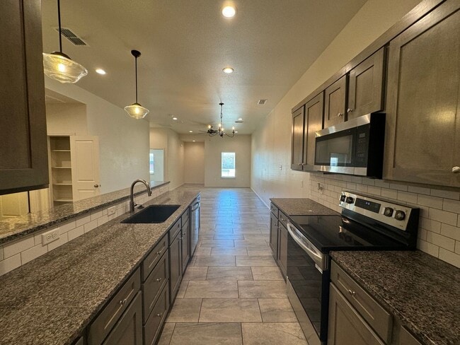 Building Photo - Available Now- Half Off First Months Rent!