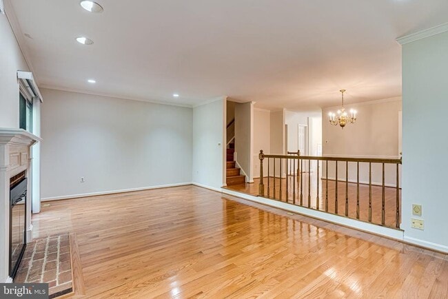 Building Photo - 6867 Williamsburg Pond Ct