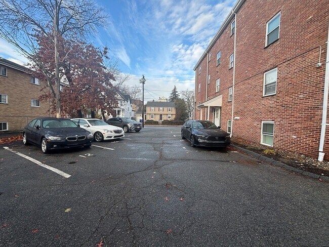 Building Photo - 40 Rockland Ave