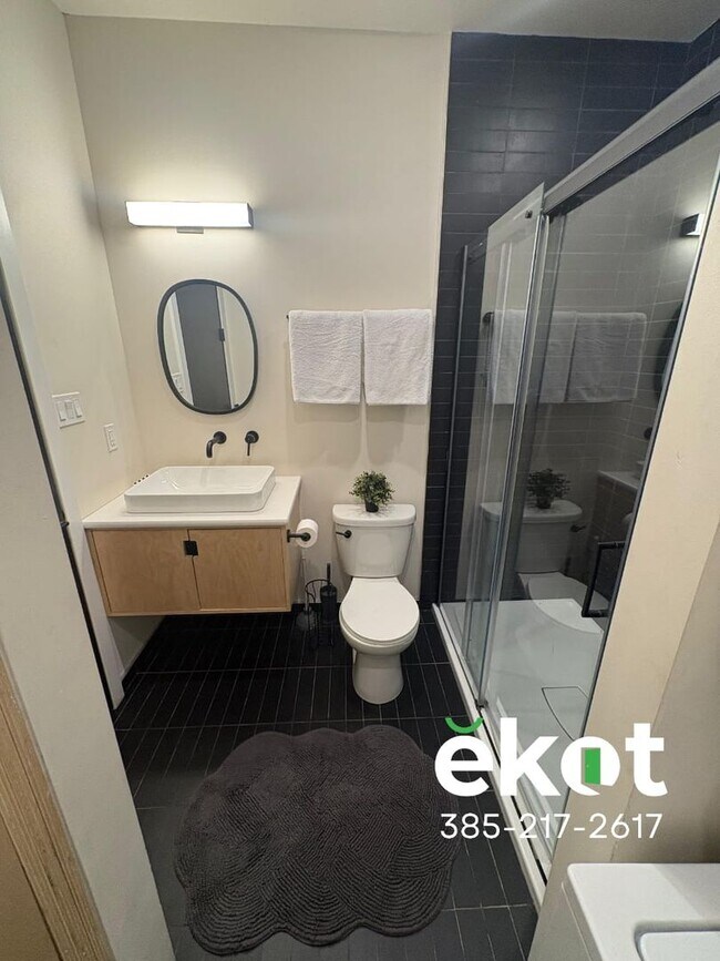 Building Photo - Stowell-SLC-Emery Manor