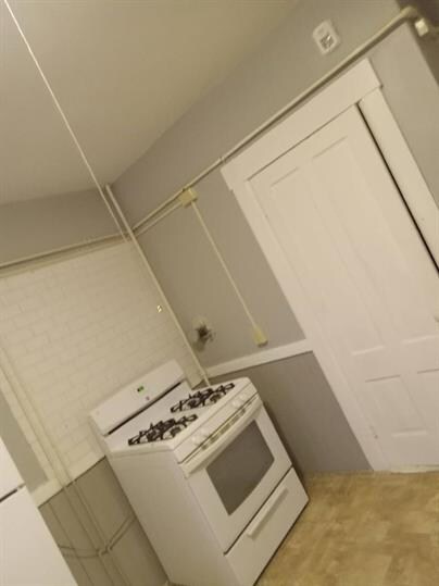 Building Photo - 5 Gibson Pl