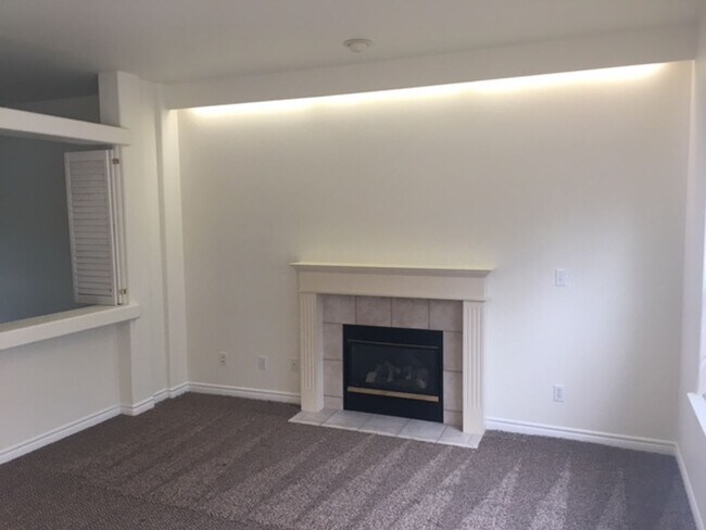 Building Photo - PRELEASING: 3 bed/2 bath House off Samish ...