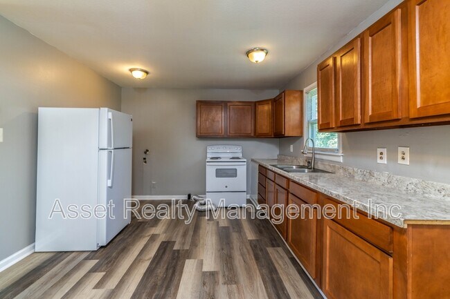 Building Photo - 2139 W Gilbert Ln